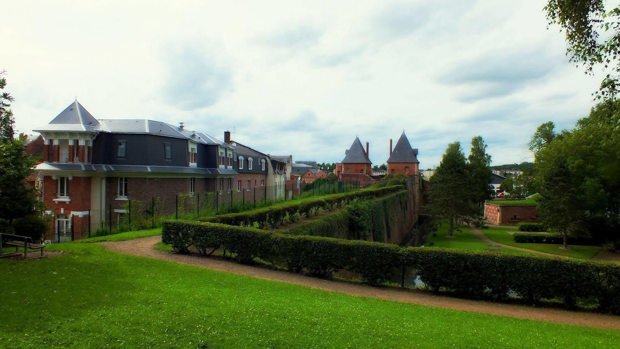Auberge Des Remparts Péronne Exteriér fotografie